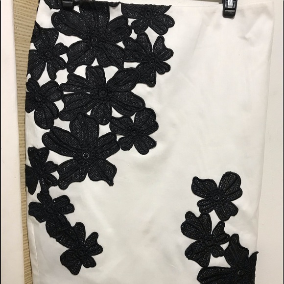 NWOT 3 SKIRTS BUNDLE PER SE, 7th AVE, ETCETERA. - Picture 2 of 11